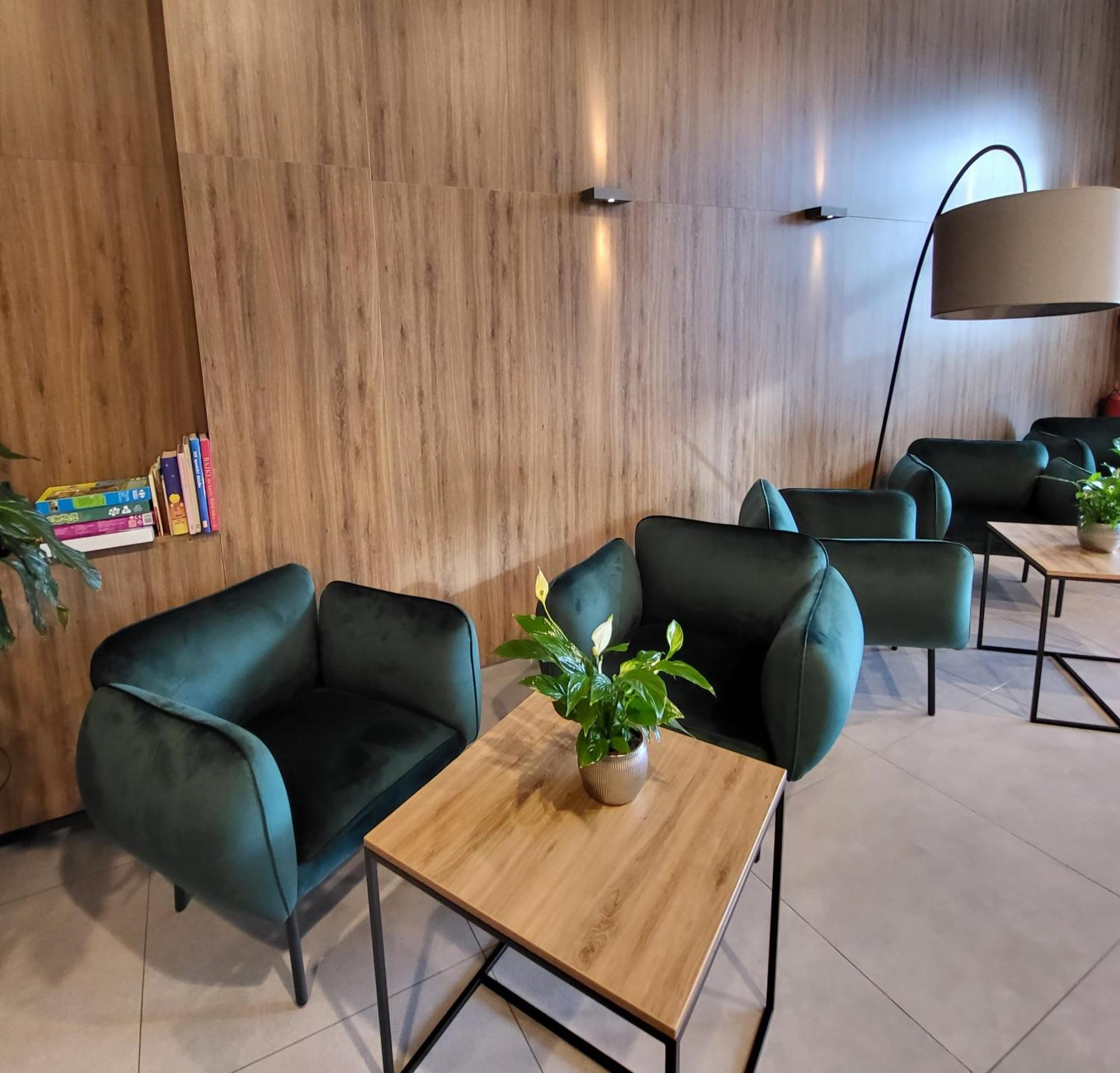 Hotel Centrum Болеславец Екстериор снимка