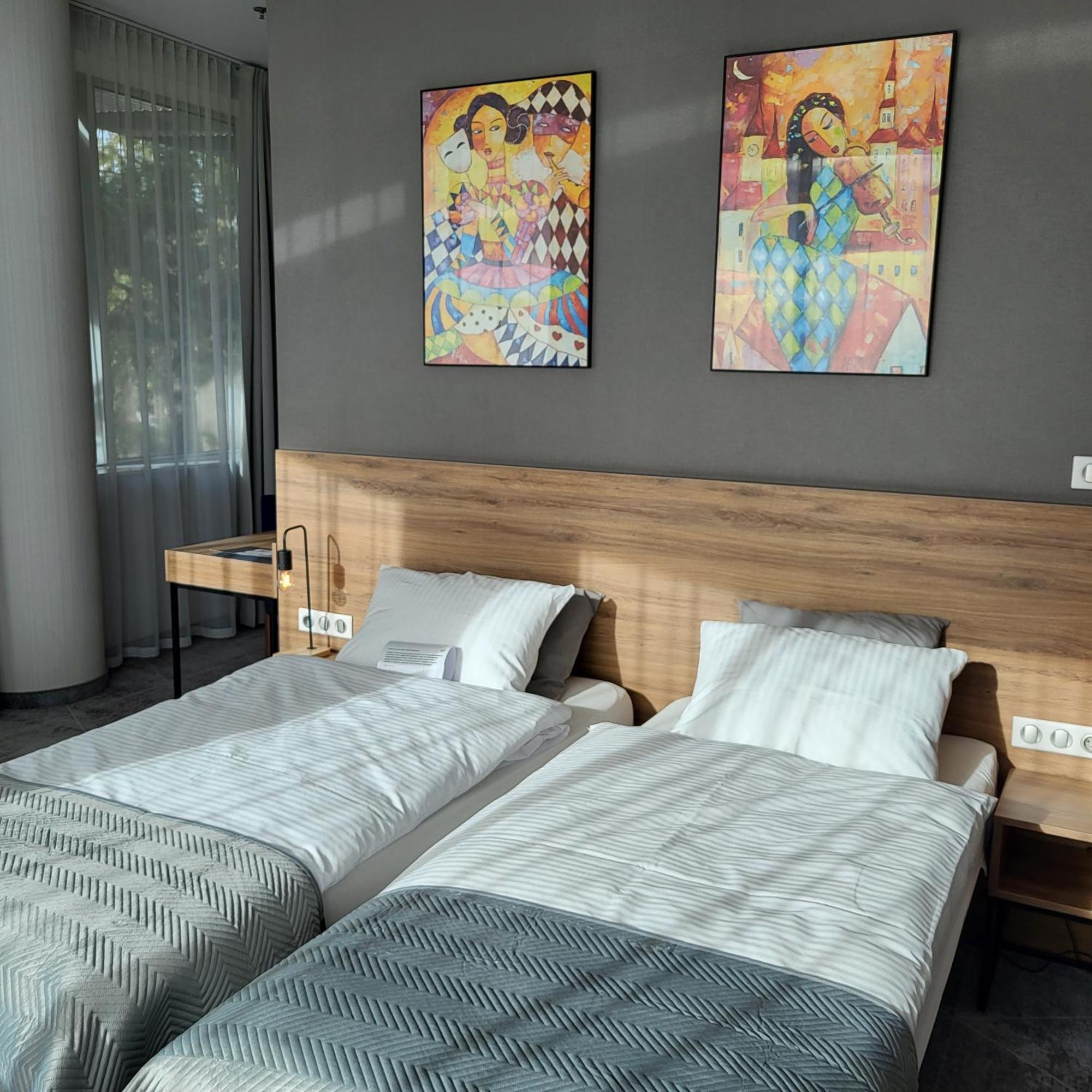 Hotel Centrum Болеславец Екстериор снимка