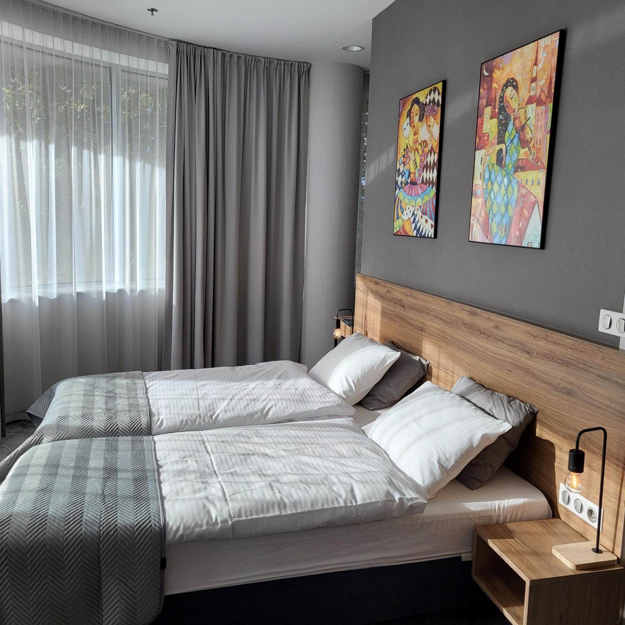 Hotel Centrum Болеславец Екстериор снимка