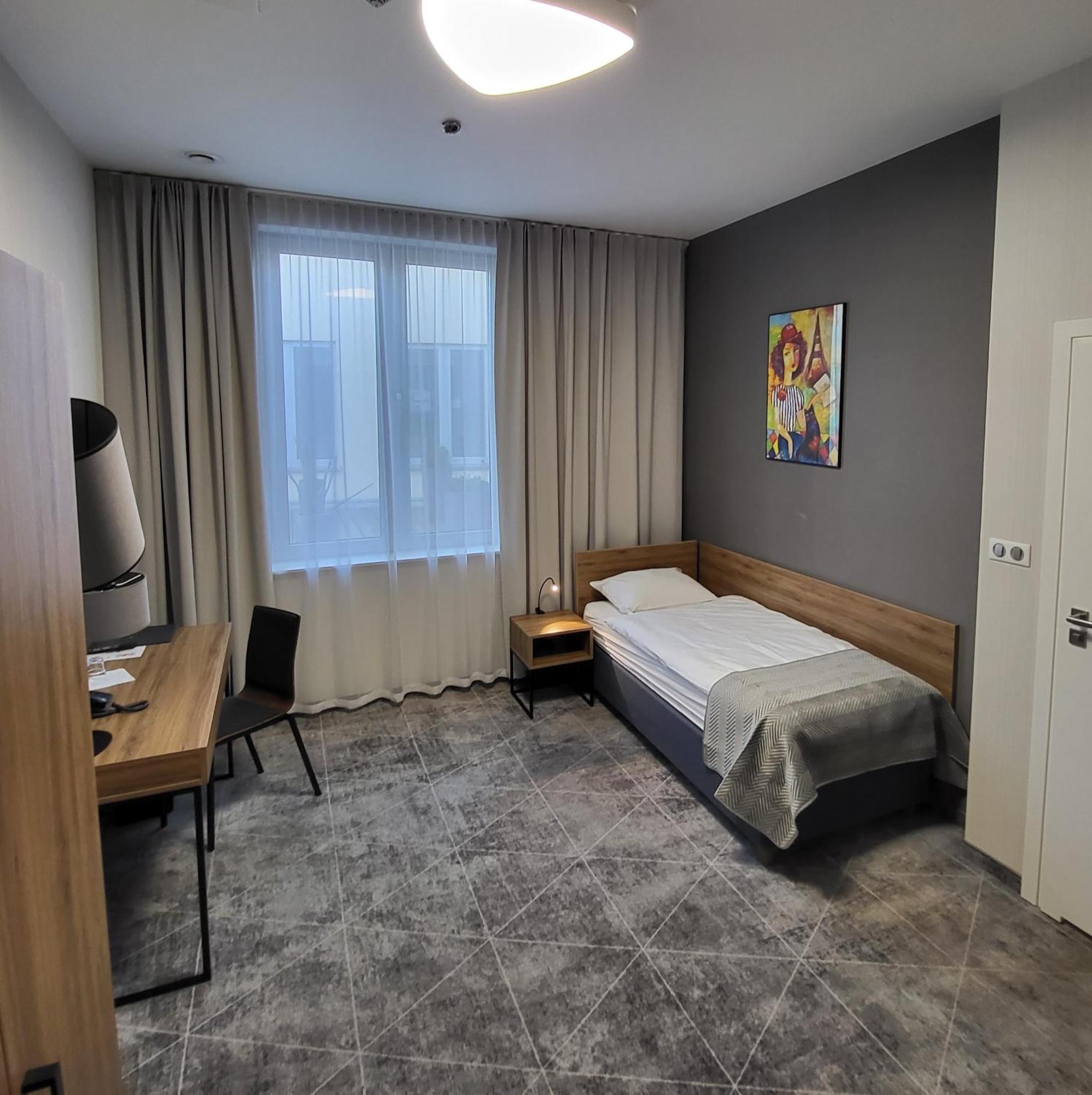 Hotel Centrum Болеславец Екстериор снимка
