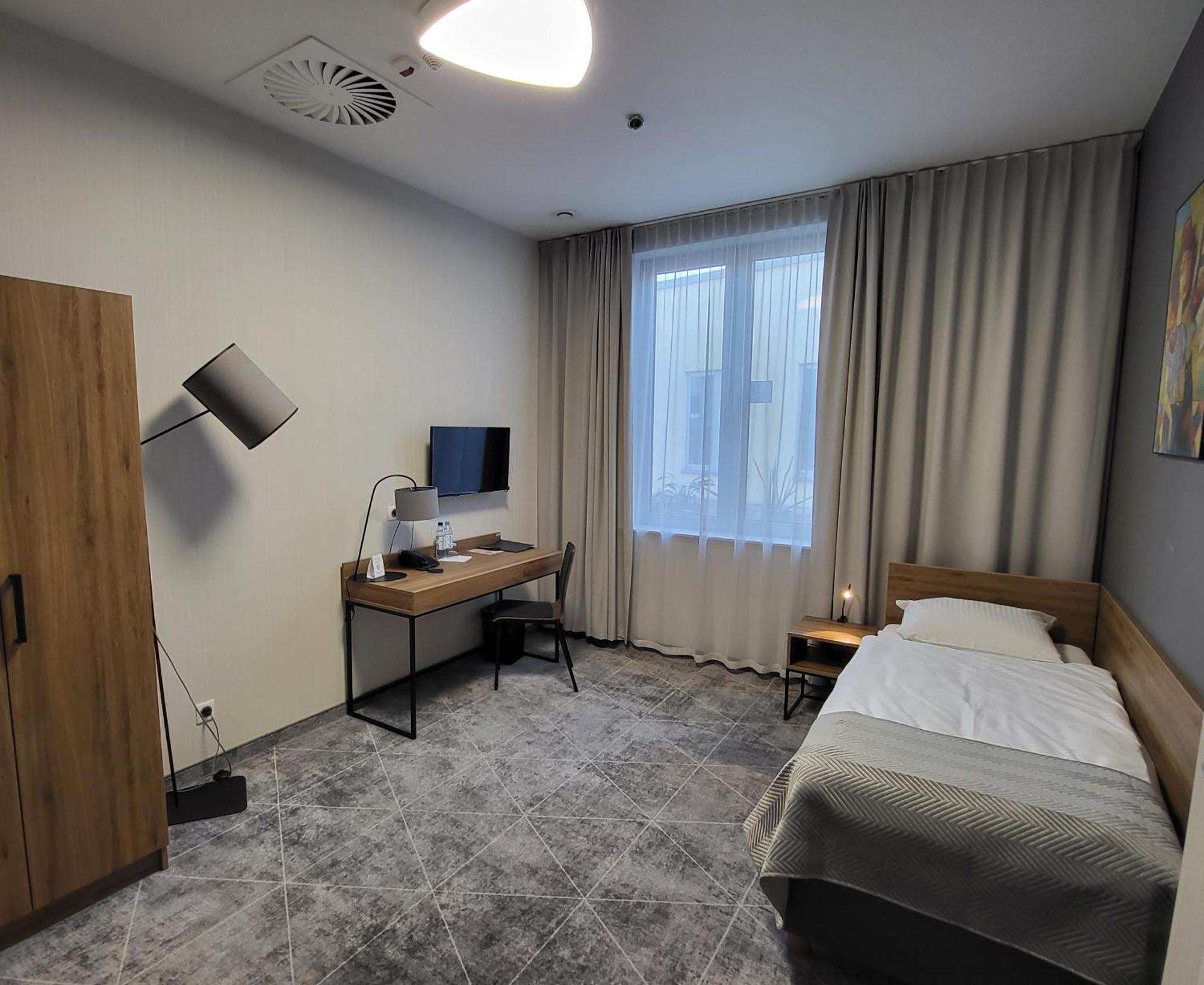 Hotel Centrum Болеславец Екстериор снимка