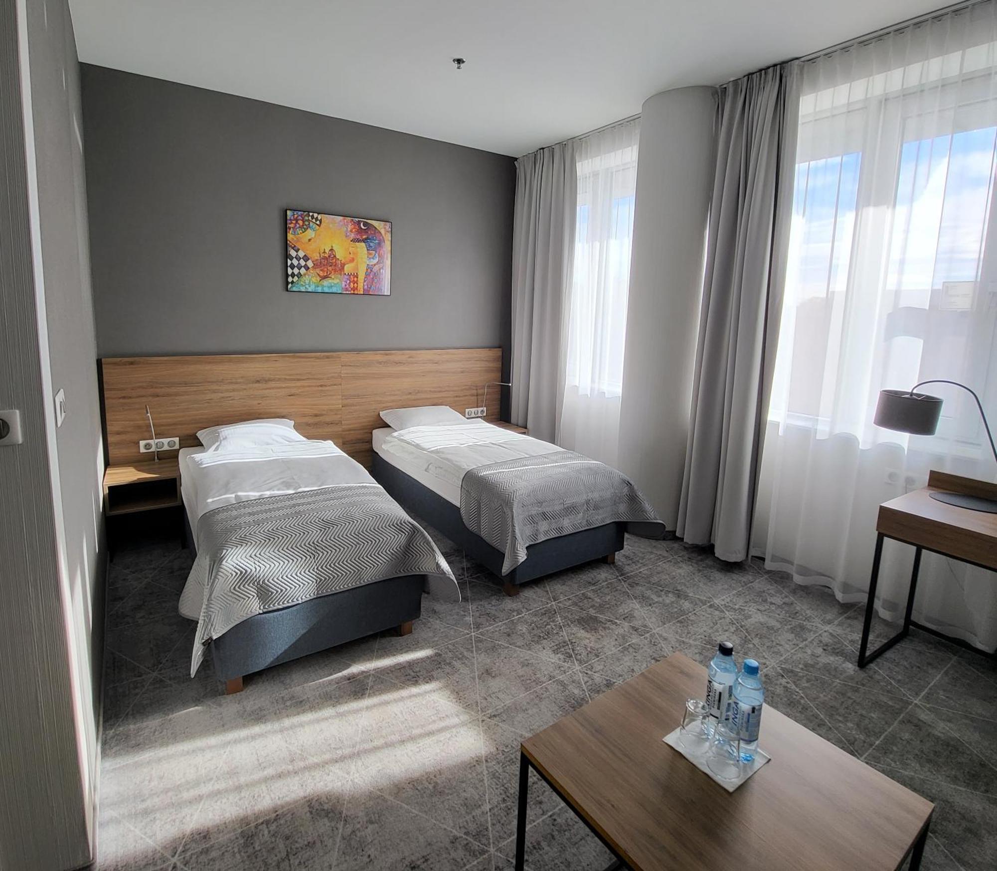 Hotel Centrum Болеславец Екстериор снимка