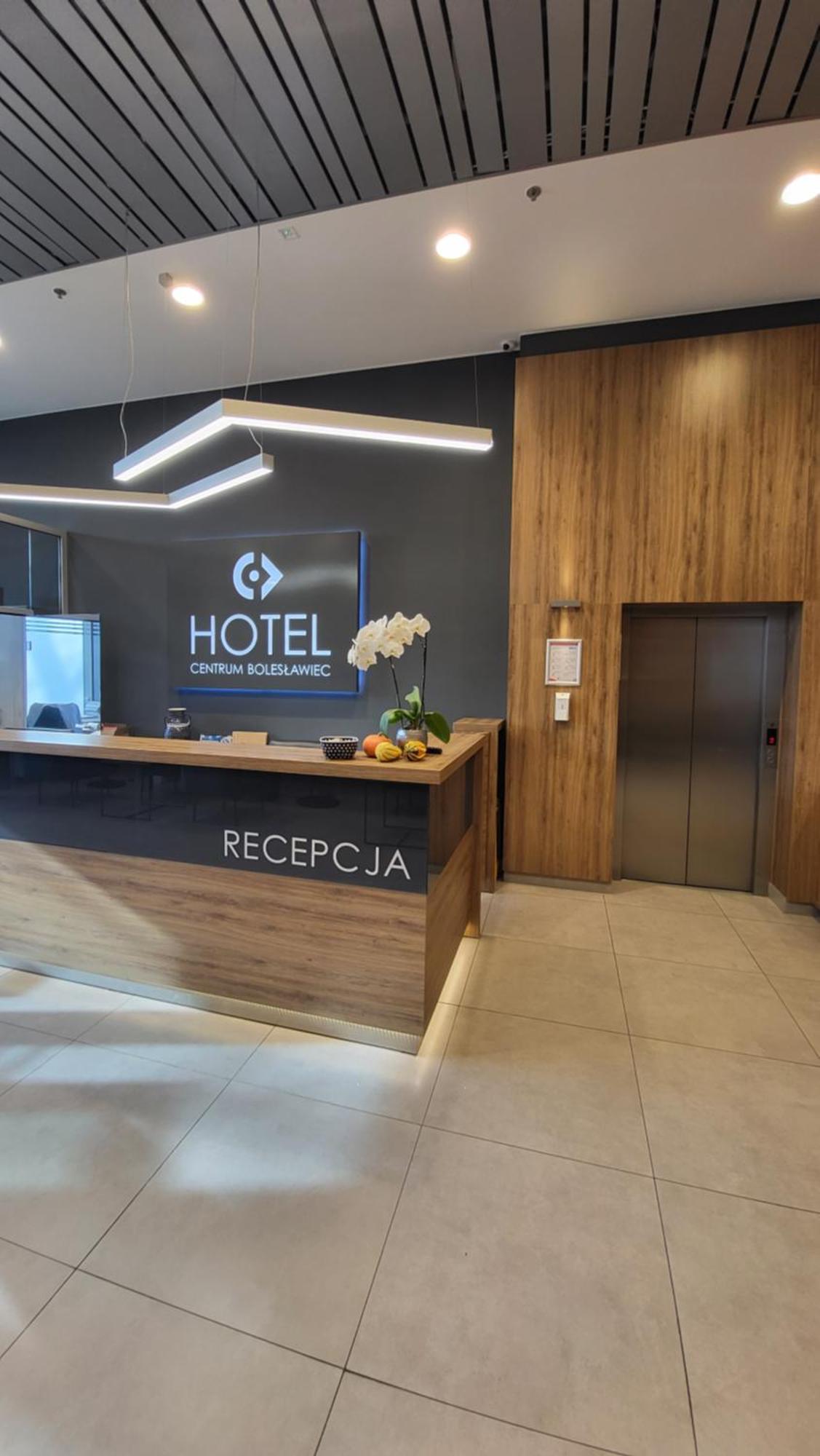 Hotel Centrum Болеславец Екстериор снимка