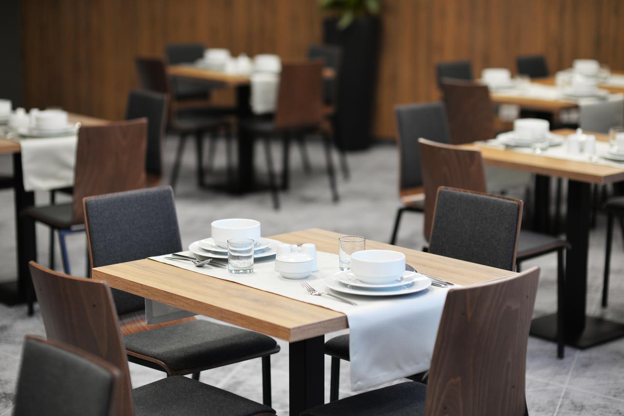 Hotel Centrum Болеславец Екстериор снимка