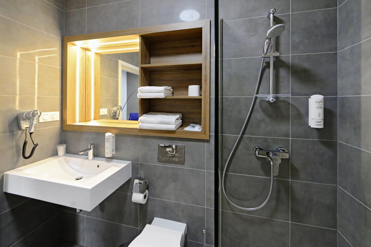 Hotel Centrum Болеславец Екстериор снимка